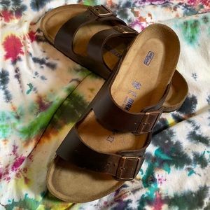 Men’s Birkenstock. Brown Leather. Lightly worn. Like New.